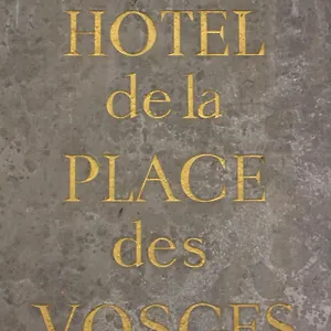 Boutique De La Place Des Vosges Paris
